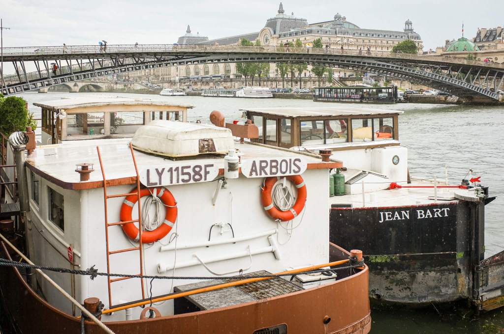 Stay on a houseboat in Paris on the Seine River
