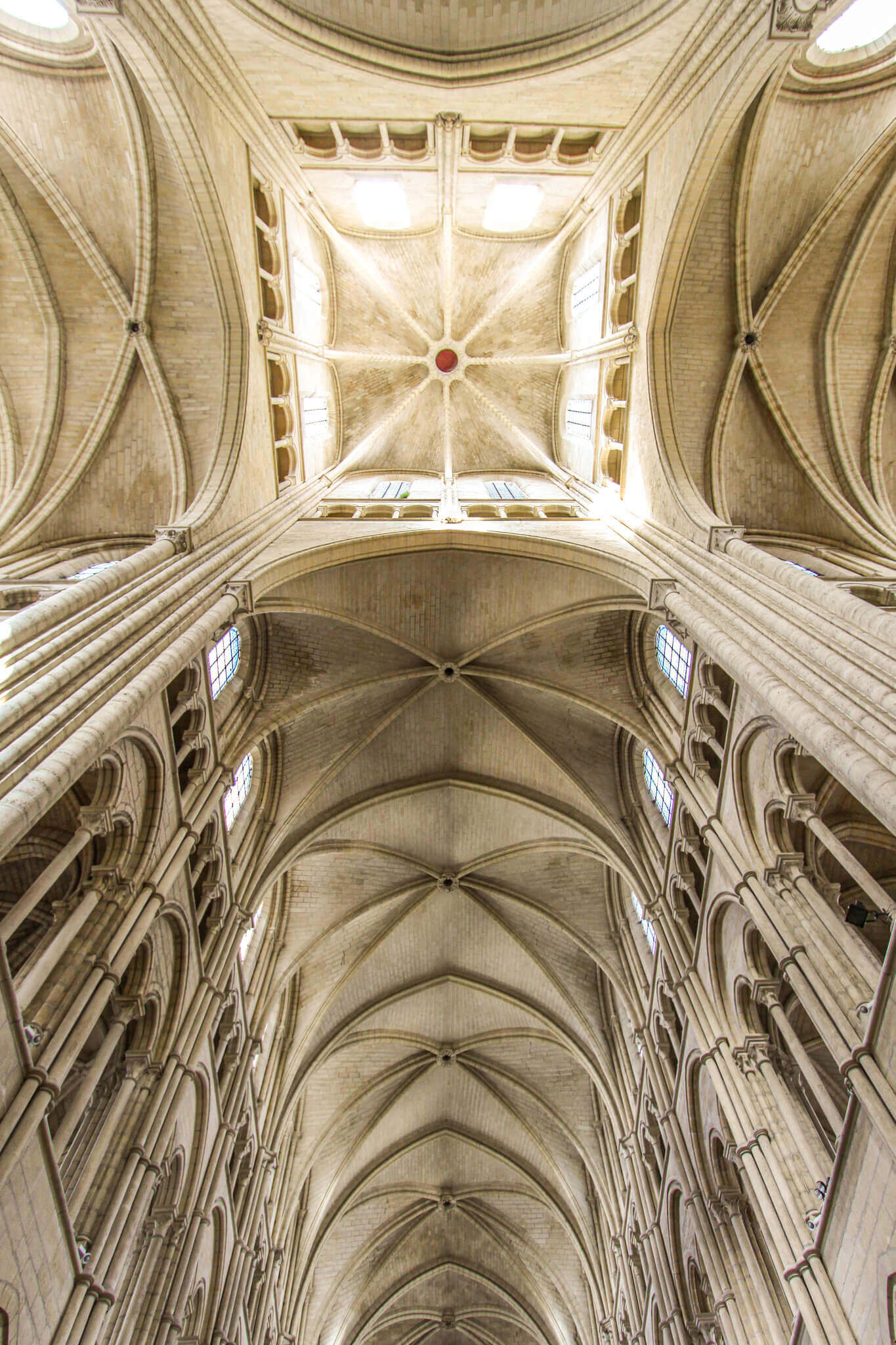 Gothic vaulting in the Laon Cathedral