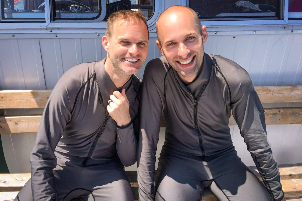 Happy divers on the Abucs Scuba AMG dive charter