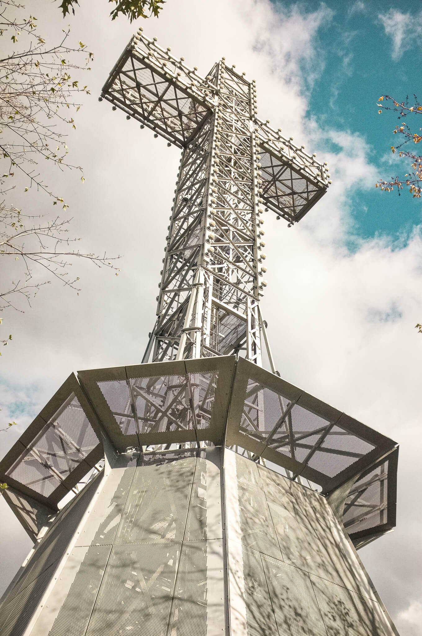 The cross on Mount Royal