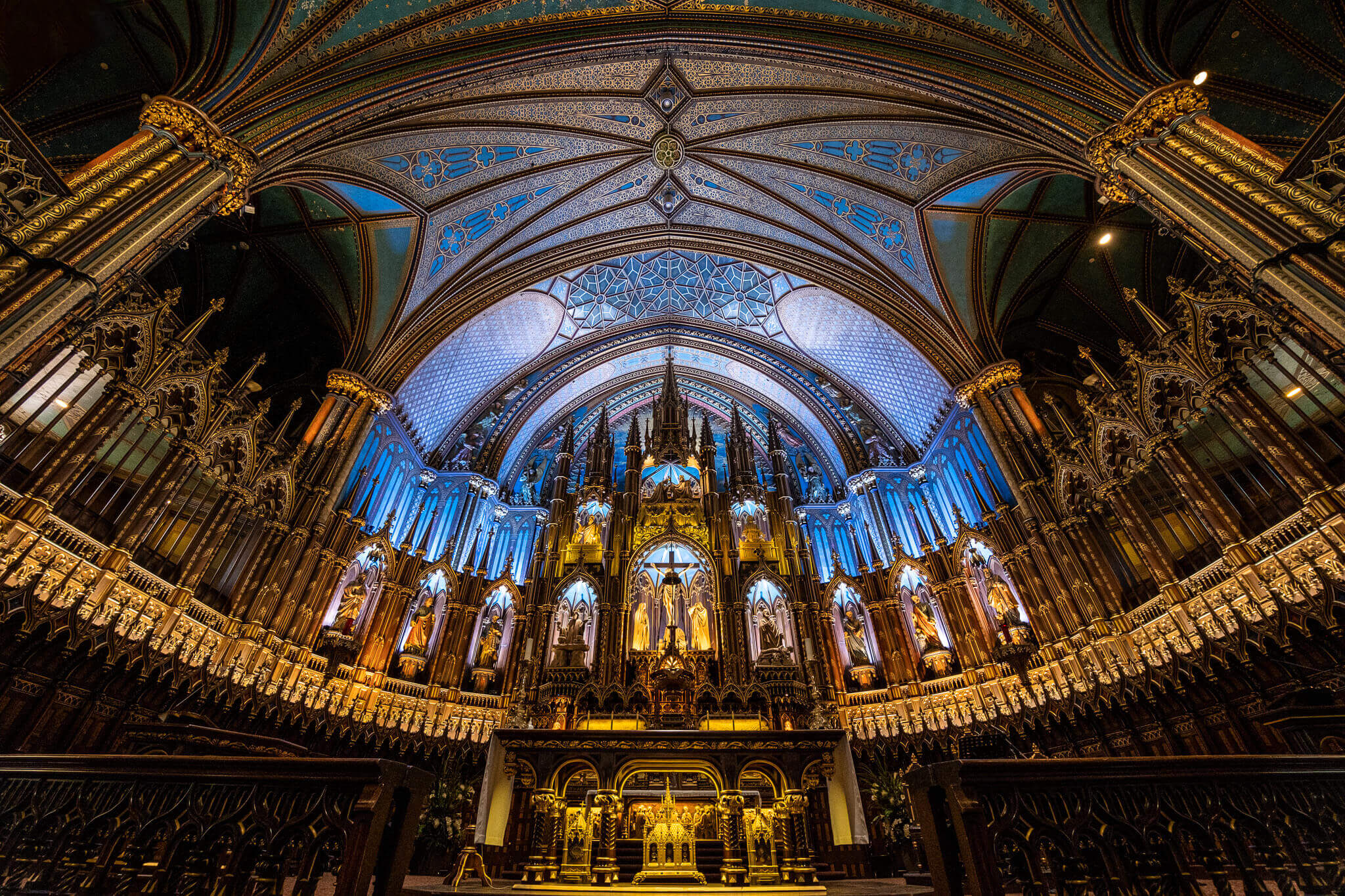The grandiose interior of Montreal's Notre-Dame Basilica