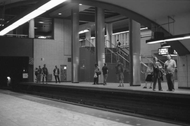Jean-Talon subway station interior