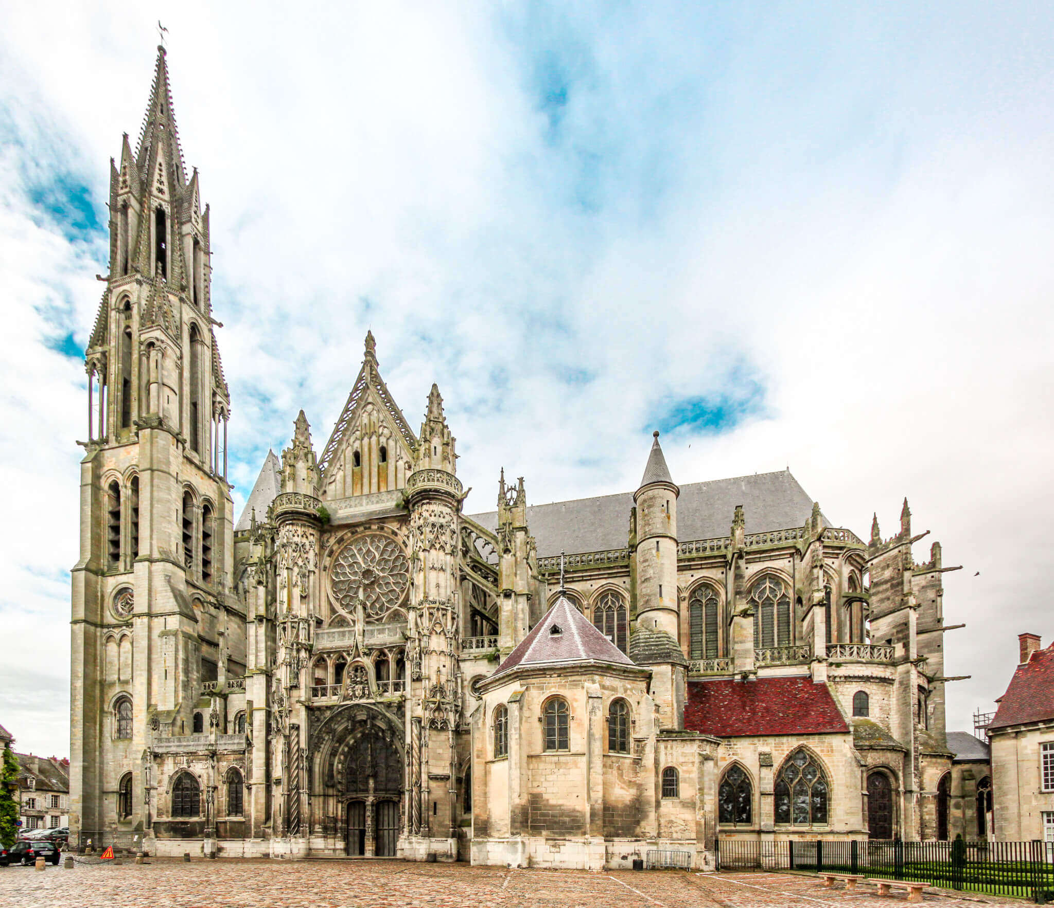The exterior of the Senlis Cathedral
