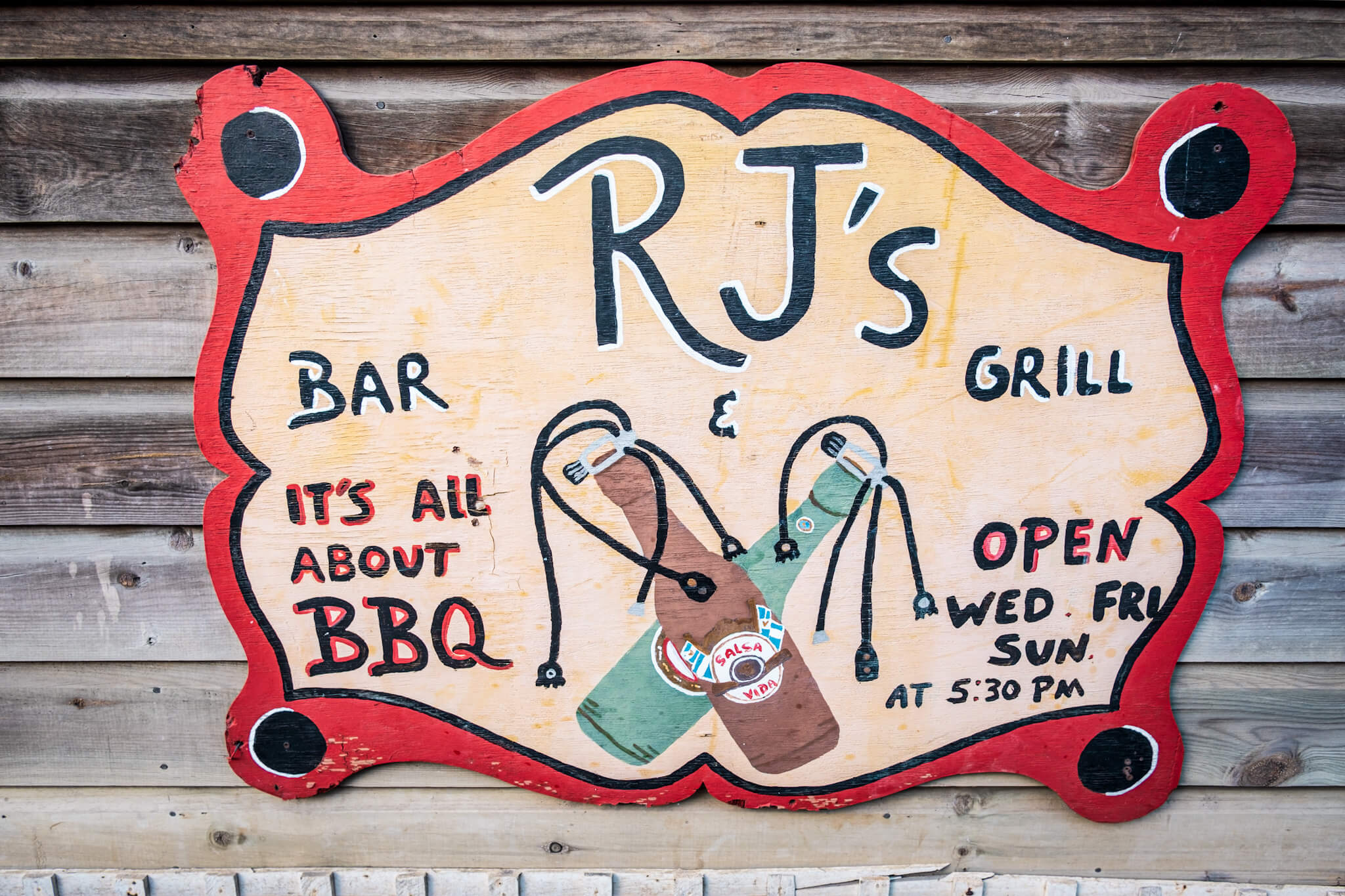 RJ’s Bar & Grill in Utila