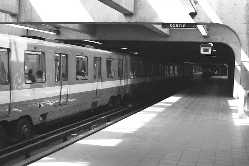 Angrignon subway station interior