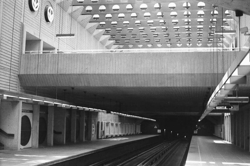 Prefontaine subway station interior